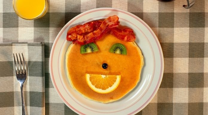 ควรเลือกจานข้าวเด็กด้วยวัสดุเมลามีนที่ได้มาตราฐาน