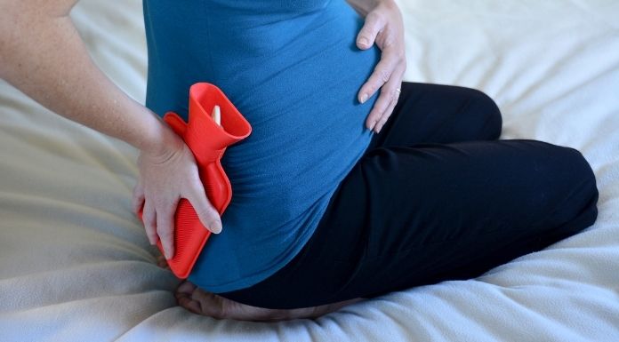 ผู้หญิงท้องบางคนอาจเป็นตะคริวหรือเกิดอาการปวดหลัง