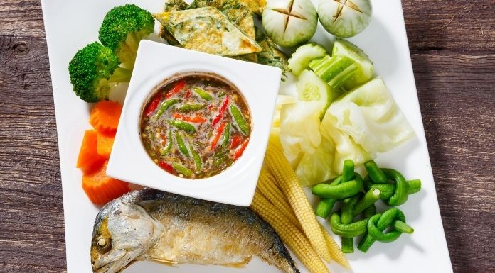 น้ำพริกกะปิเป็นน้ำพริกที่คนภาคกลางชื่นชอบ